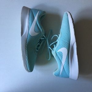 Women’s Nike Tanjun Sneaker